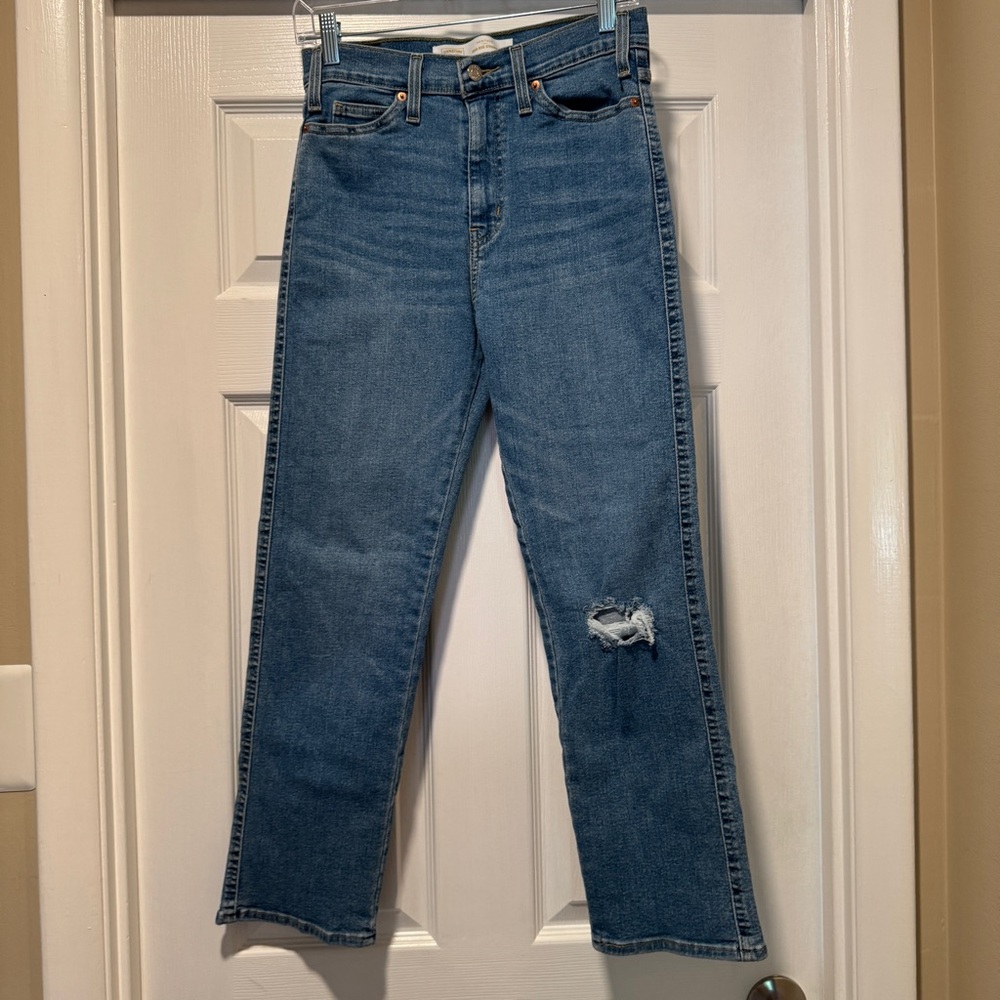 LEVI'S | Women's mom jean size 4/W27